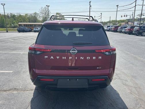 2023 Nissan Pathfinder SV