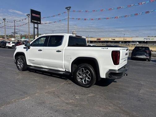 Summit White 2023 GMC Sierra 1500 SLT