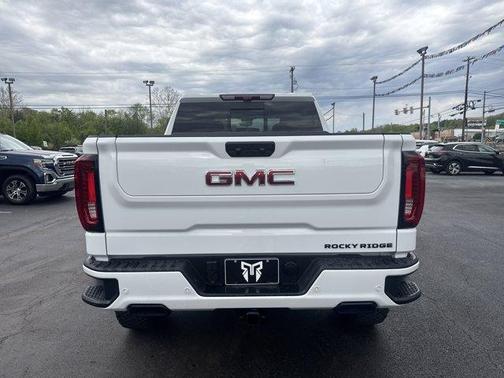 Summit White 2026 GMC Sierra 1500 AT4
