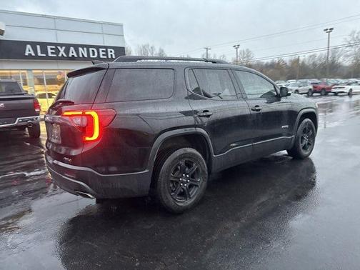 2021 GMC Acadia AT4