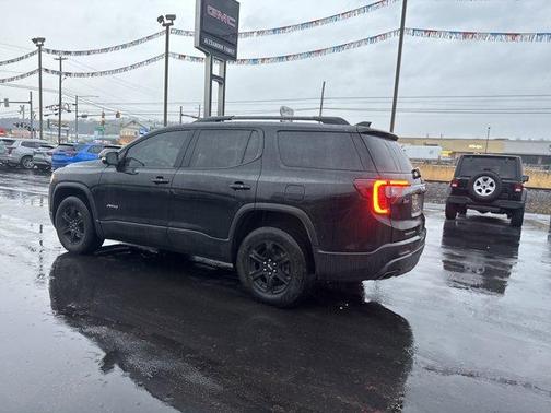 2021 GMC Acadia AT4