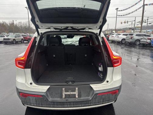 2020 Volvo XC40 T5 Momentum