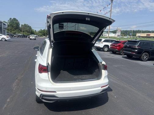 Ibis White 2023 Audi Q3 45 S line Premium
