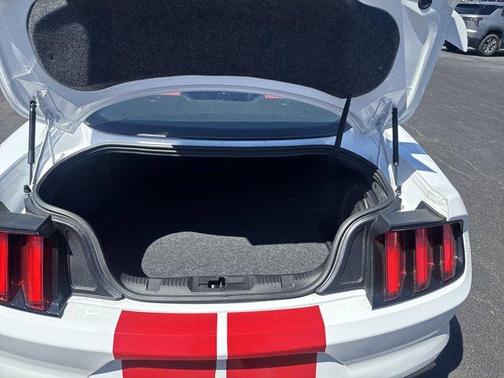 Oxford White 2017 Ford Mustang GT Premium