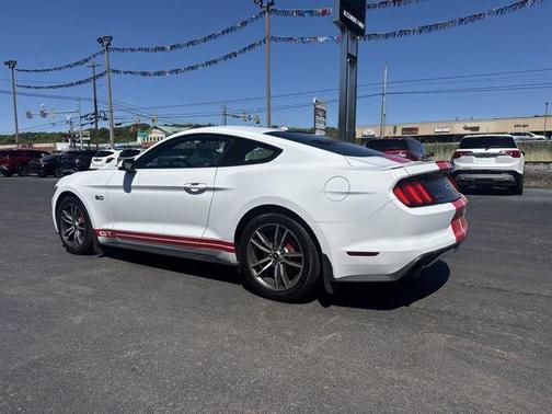 Oxford White 2017 Ford Mustang GT Premium