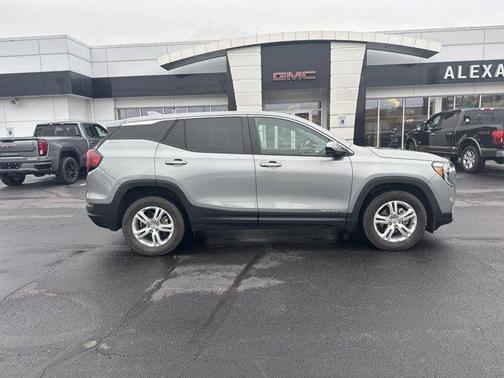 2024 GMC Terrain SLE