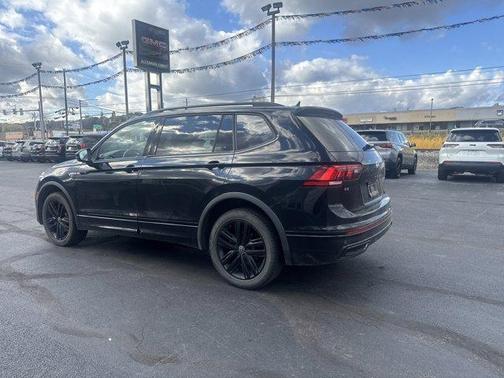 2022 Volkswagen Tiguan 2.0T SE R-Line Black