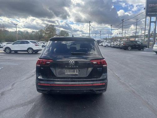 2022 Volkswagen Tiguan 2.0T SE R-Line Black
