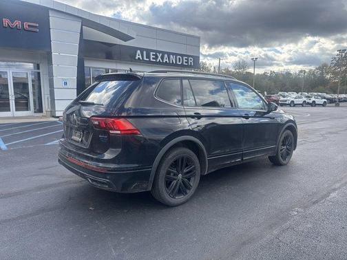2022 Volkswagen Tiguan 2.0T SE R-Line Black