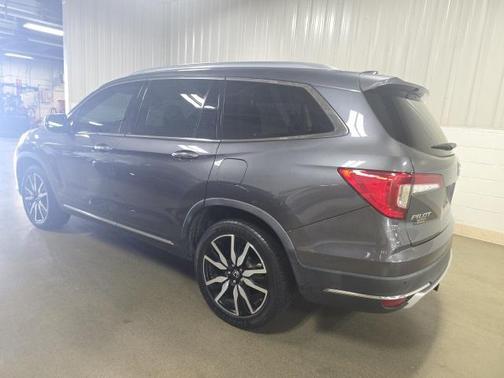 2019 Honda Pilot Touring 8-Passenger