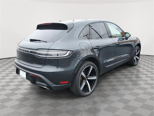 2022 Porsche Macan Base