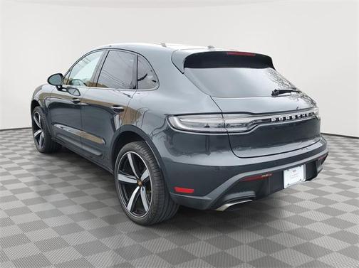 2022 Porsche Macan Base