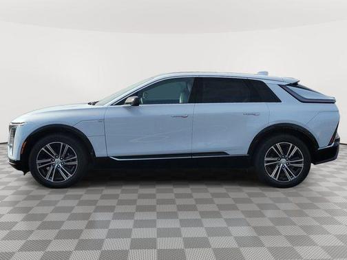 Vibrant White Tricoat 2026 Cadillac LYRIQ Luxury