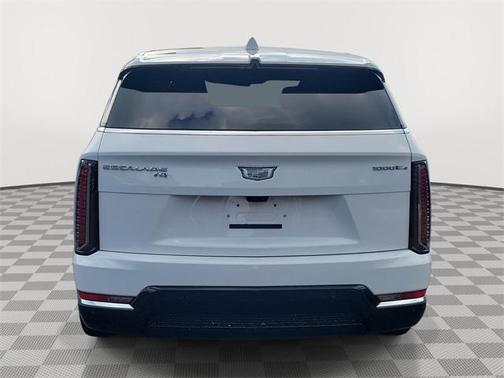 2025 Cadillac Escalade IQ Luxury 2