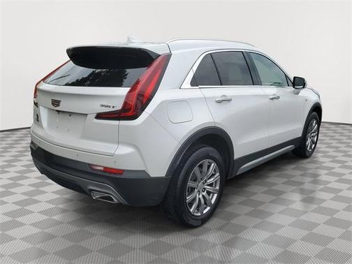 2022 Cadillac XT4 Premium Luxury
