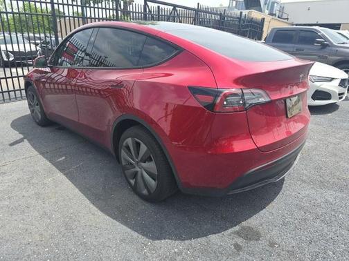 2024 Tesla Model Y Long Range Dual Motor All-Wheel Drive