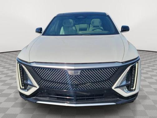 Crystal White Tricoat 2024 Cadillac LYRIQ Luxury