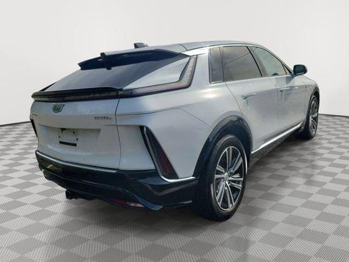 Crystal White Tricoat 2024 Cadillac LYRIQ Luxury