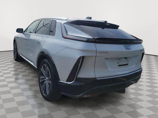 Crystal White Tricoat 2024 Cadillac LYRIQ Luxury