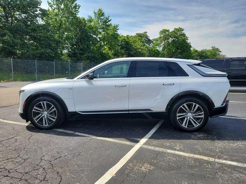 Crystal White Tricoat 2024 Cadillac LYRIQ Luxury