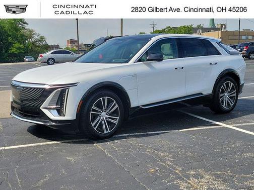 Crystal White Tricoat 2024 Cadillac LYRIQ Luxury
