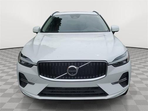 2022 Volvo XC60 Momentum
