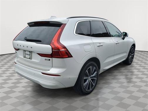 2022 Volvo XC60 Momentum