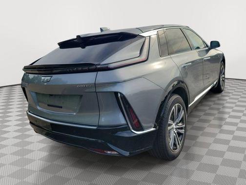 Argent Silver Metallic 2024 Cadillac LYRIQ Luxury