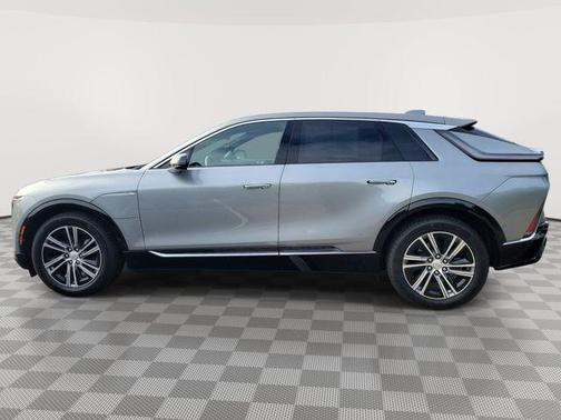 Argent Silver Metallic 2024 Cadillac LYRIQ Luxury