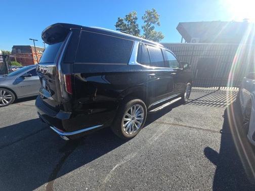 2022 Cadillac Escalade Luxury