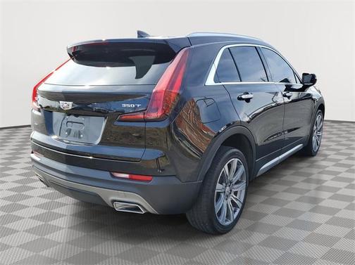 2022 Cadillac XT4 Premium Luxury