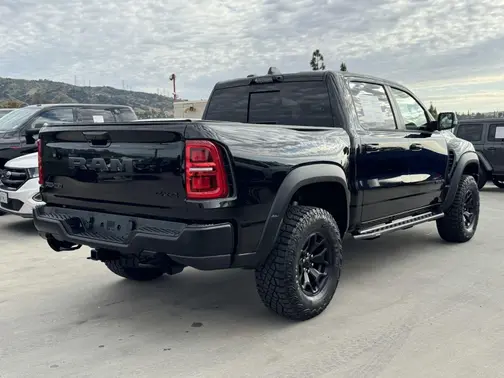 Diamond Black Crystal Pearlcoat 2026 RAM 1500 RHO