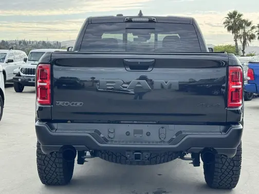 Diamond Black Crystal Pearlcoat 2026 RAM 1500 RHO