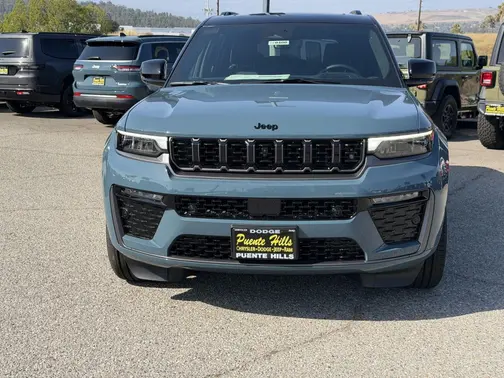 Steel Blue Exterior Paint 2026 Jeep Grand Cherokee L Summit