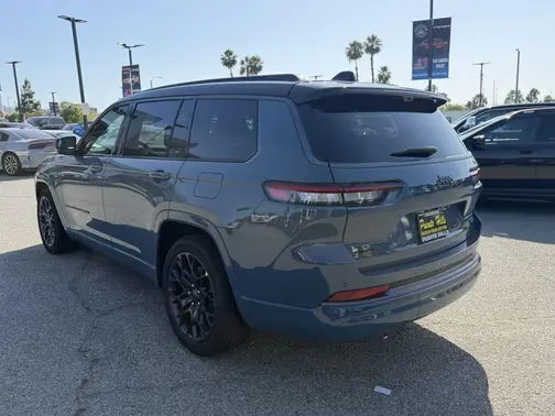Steel Blue Exterior Paint 2026 Jeep Grand Cherokee L Summit