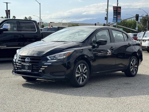 Super Black 2025 Nissan Versa SV