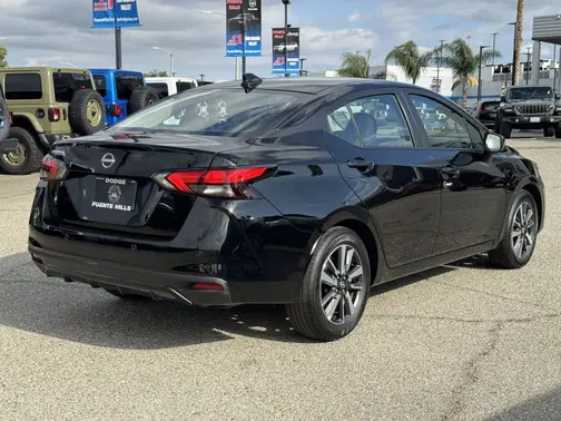 Super Black 2025 Nissan Versa SV