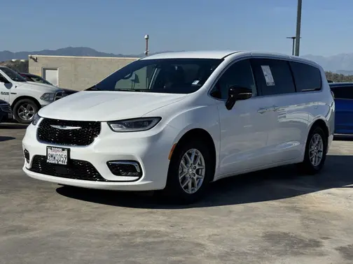 Bright White Clearcoat 2024 Chrysler Pacifica Touring