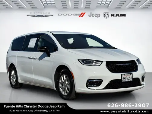 Bright White Clearcoat 2024 Chrysler Pacifica Touring