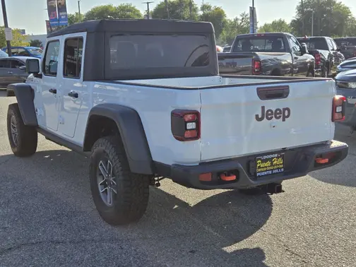 Bright White Clear-Coat Exterior Paint 2026 Jeep Gladiator Mojave