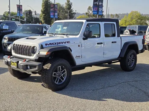 Bright White Clear-Coat Exterior Paint 2026 Jeep Gladiator Mojave