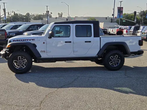 Bright White Clear-Coat Exterior Paint 2026 Jeep Gladiator Mojave