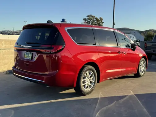 Red Hot Pearl-Coat Exterior Paint 2026 Chrysler Pacifica Select