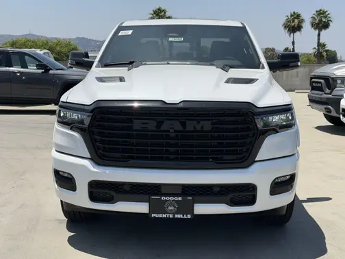 Ivory White Tri-Coat Pearl-Coat Exterior Paint 2026 RAM 1500 Laramie
