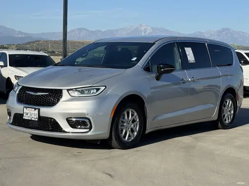 Silver Mist Clearcoat 2024 Chrysler Pacifica Touring