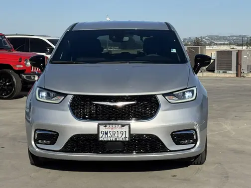 Silver Mist Clearcoat 2024 Chrysler Pacifica Touring