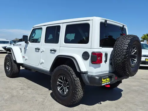 Bright White Clear-Coat Exterior Paint 2026 Jeep Wrangler Rubicon X