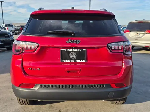 Red Hot Pearl-Coat Exterior Paint 2026 Jeep Compass Latitude Altitude