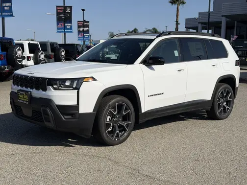 Bright White Clear-Coat Exterior Paint 2026 Jeep Cherokee Overland