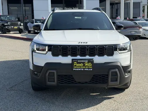 Bright White Clear-Coat Exterior Paint 2026 Jeep Cherokee Overland
